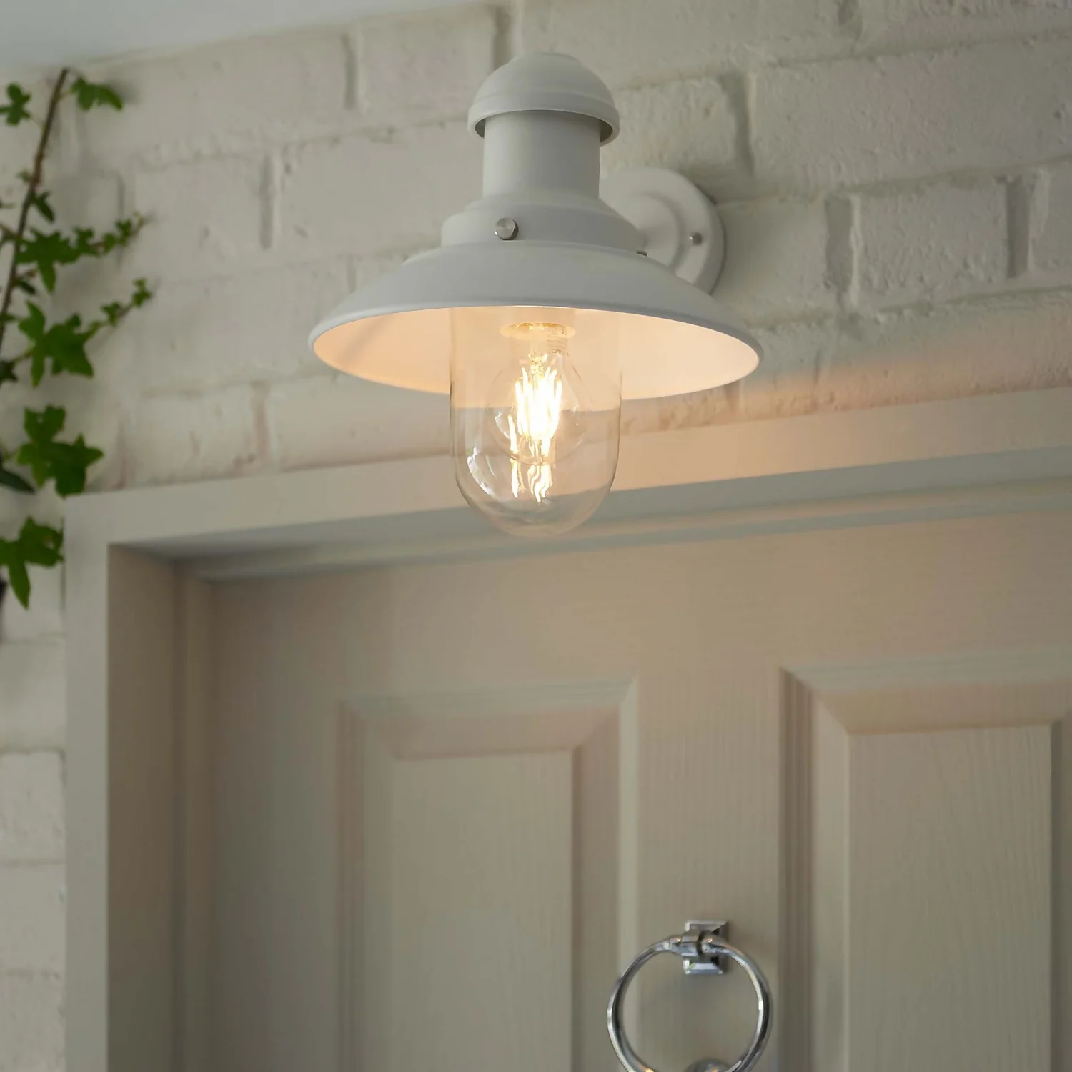 Hereford Outdoor Wall Light - White 5 Hereford Outdoor Wall Light - White - Image 5